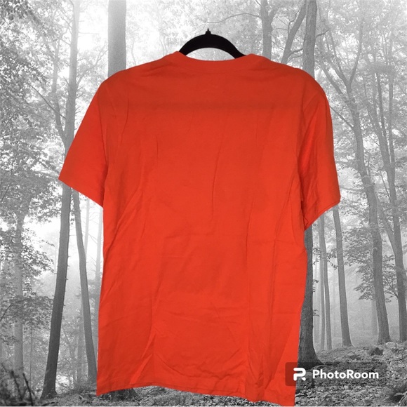 Nike Graphic T-shirt Size Small-EUC - Picture 2 of 4